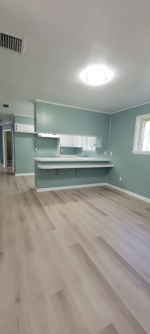 Building Photo - Beautiful 4 bedroom/1 bath home fully reha...