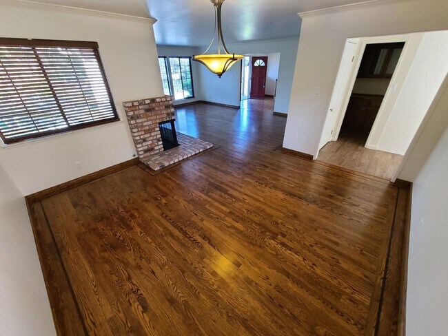 Building Photo - 717 Melissa Ct