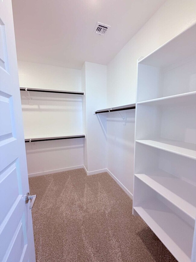 Building Photo - 8307 E Peterson Ave