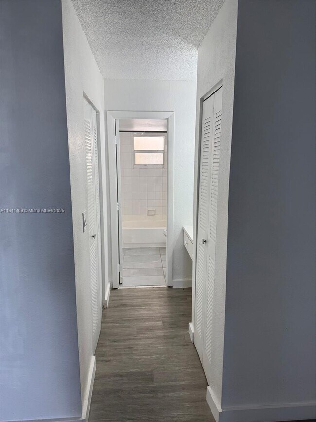 Building Photo - 2903 N Miami Beach Blvd