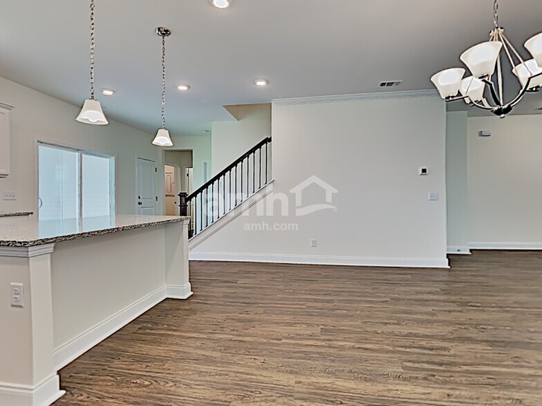 Building Photo - 107 Parkside Blvd