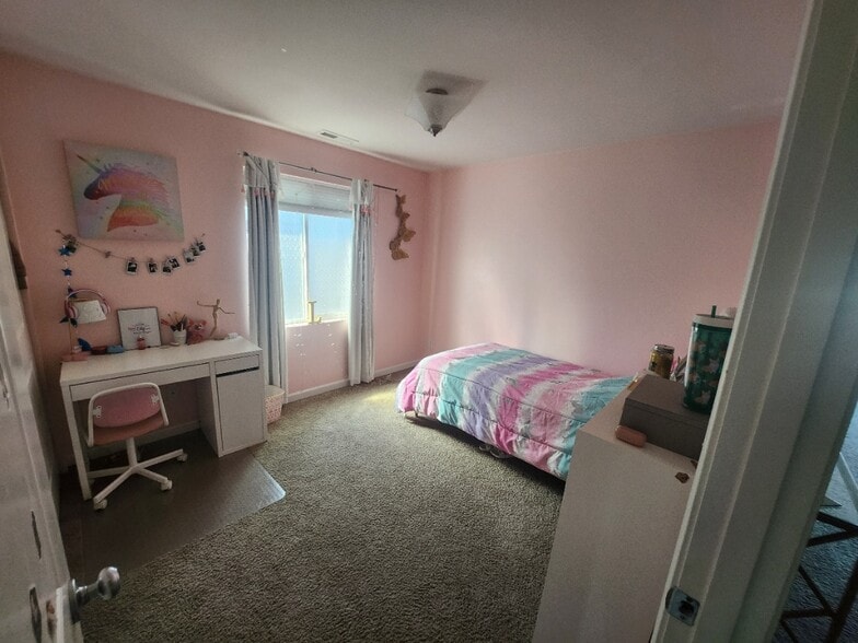 Building Photo - 4425 30th Dr SE