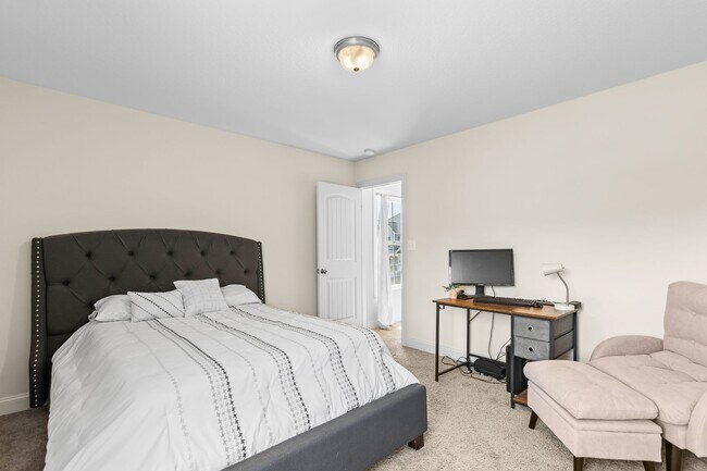 Building Photo - 520 Black Pearl Cir