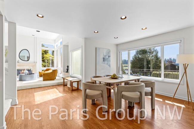 Building Photo - Stunning 3 Story Kirkland Water View Home ...