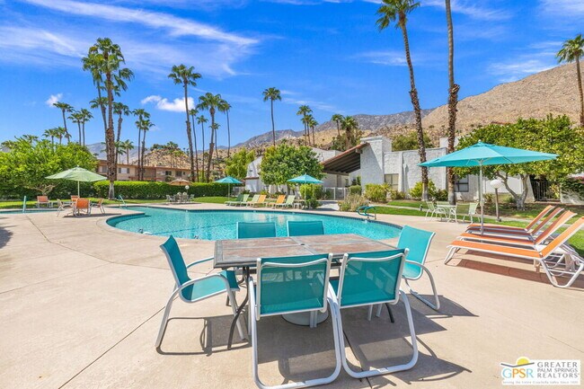 Building Photo - 2230 S Palm Canyon Dr