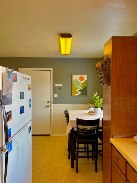 Building Photo - 3056 Tenorio Dr