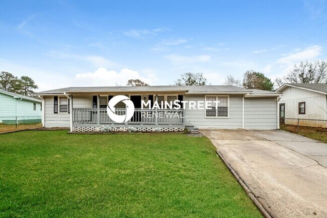Primary Photo - 4 Bedroom Pet-Friendly Home in McDonough, ...