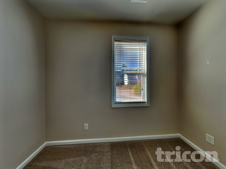 Building Photo - 2403 King Malcolm Ln