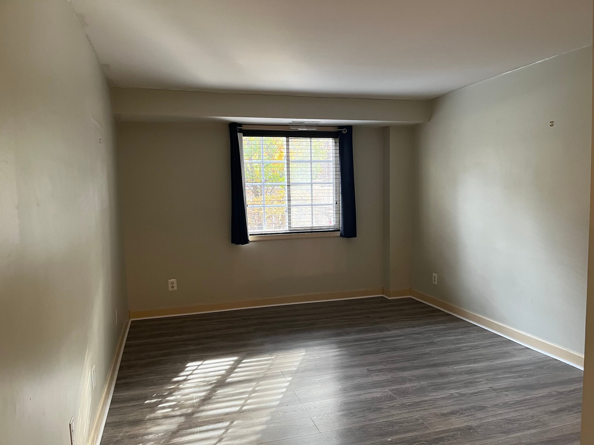 Building Photo - 1549A N Van Dorn St