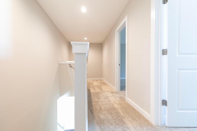 Building Photo - 297 Lenell Lp