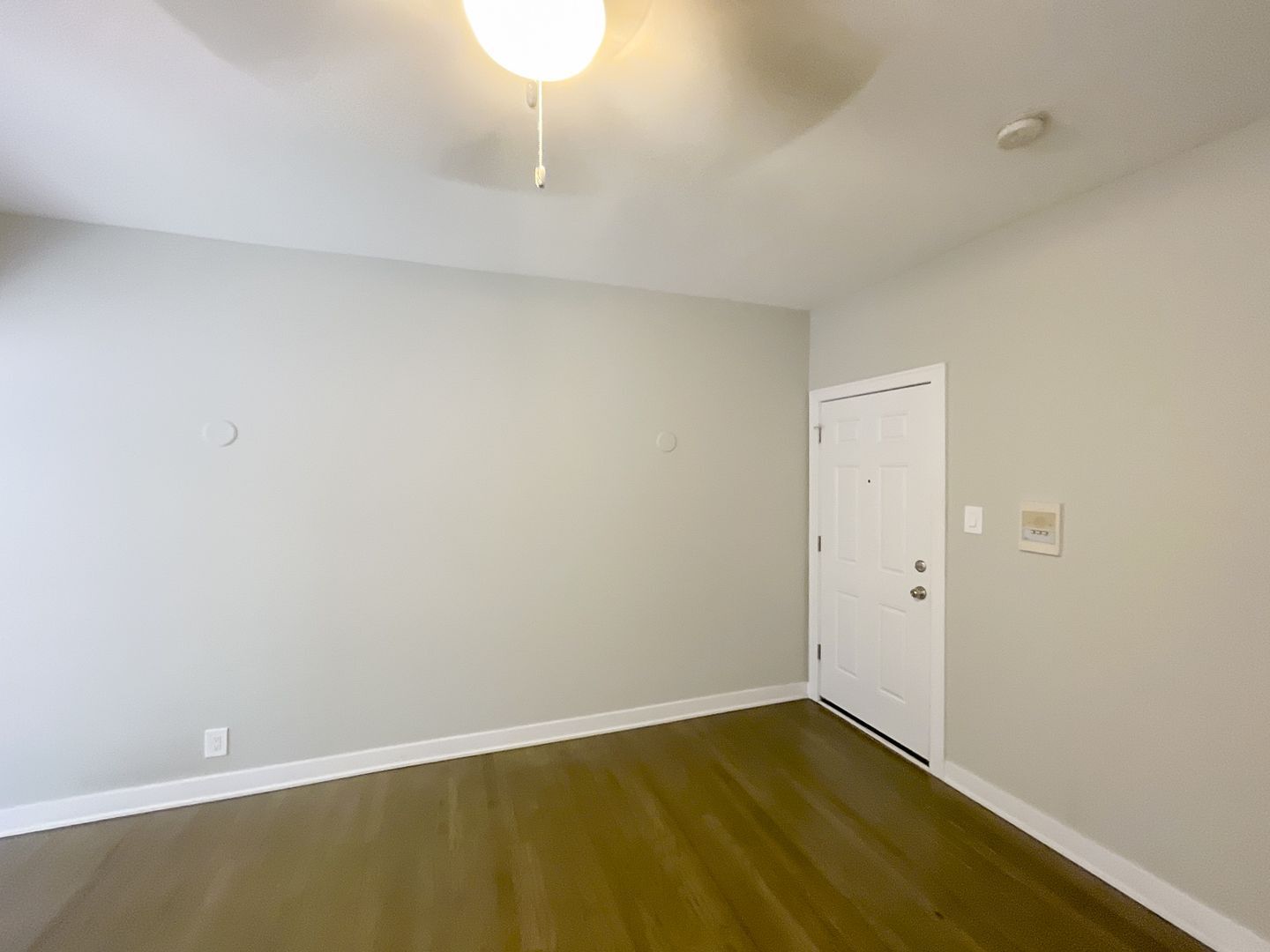 Building Photo - 429 W Surf St