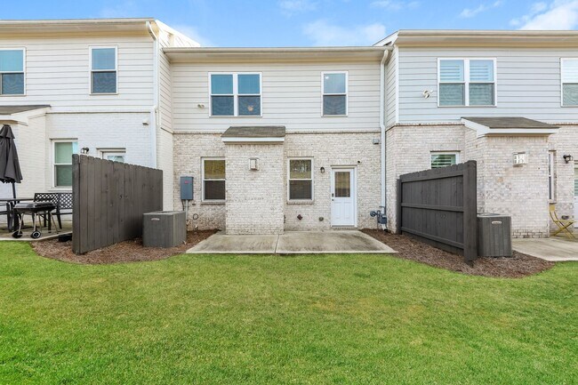 Building Photo - 3604 Silvery Wy