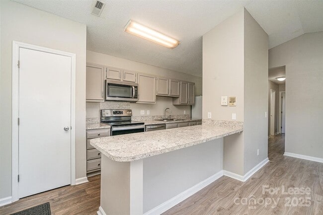 Building Photo - 6165 Meadow Rose Ln