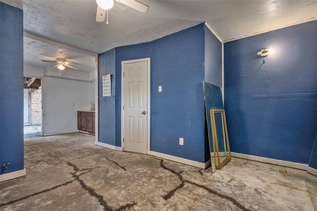 Building Photo - 1219 Park Ln