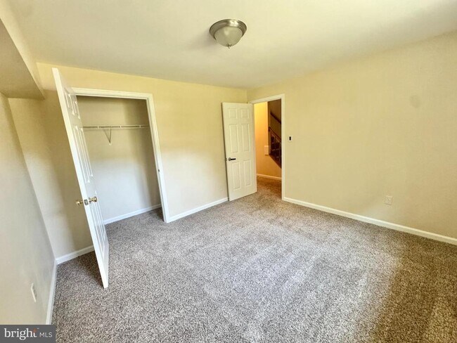 Building Photo - 704 Stafford Glen Ct