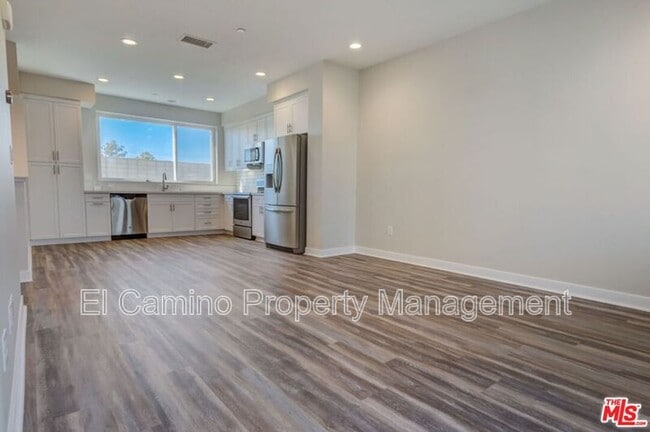 Building Photo - 835 Aloe Pl