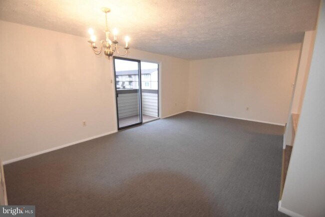 Building Photo - 830 Heather Ridge Dr