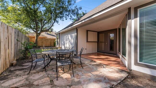 Building Photo - 2107 Charlton House Ln