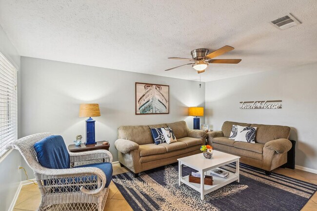 Building Photo - 5710 Sunset Ave