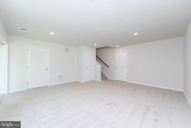 Building Photo - 495 Monte Farm Rd