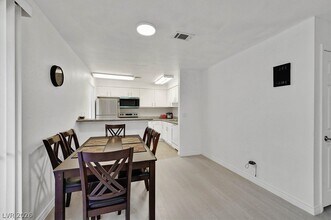 Building Photo - 5493 Indian River Dr