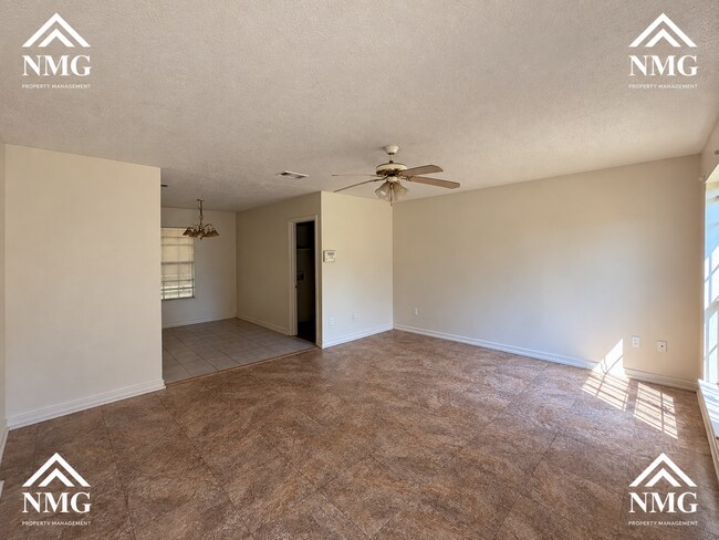 Building Photo - 1755 Brookhollow Cir