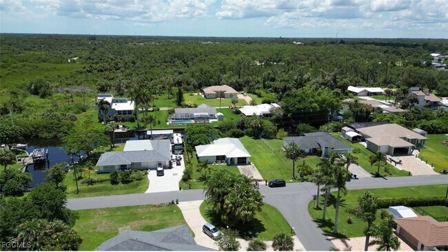 Building Photo - 2241 Club House Rd