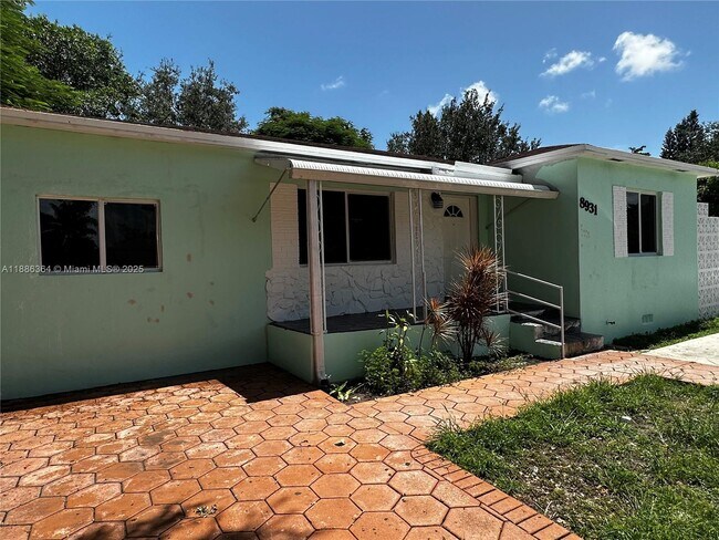 Primary Photo - 8931 NW 16th Ave