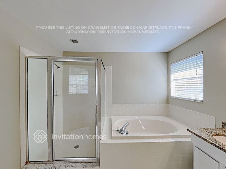 Building Photo - 12916 Longcrest Dr