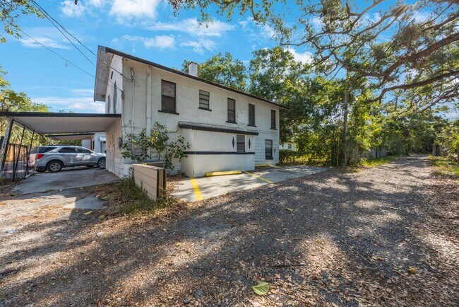 Building Photo - 2242 23rd Ave S