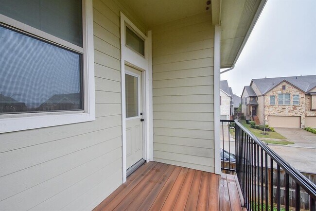 Building Photo - 23322 Del Rosso St