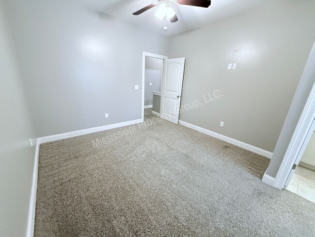 Building Photo - 4BR/4.5BA Stand Alone Unit For Rent