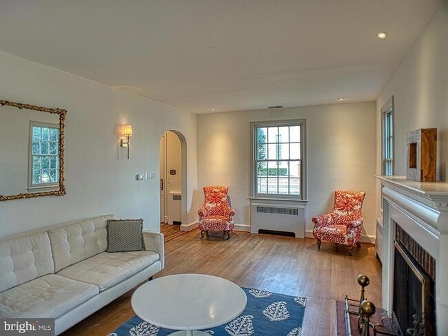 Building Photo - 4643 16th St NW