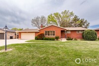 Building Photo - Beautiful Home in Prime Location!