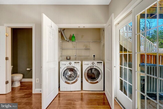 Building Photo - 6830 Hartzell Hill Ln