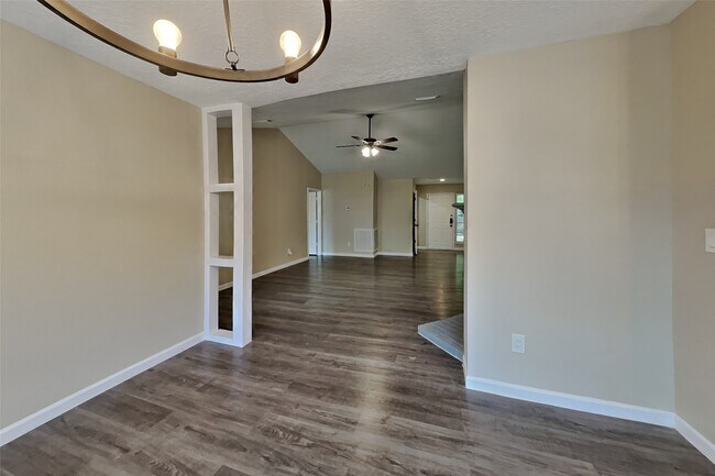 Building Photo - 5803 Forest Timbers Dr