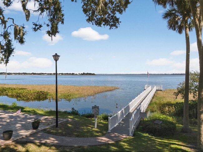 Building Photo - 1208 Lee St