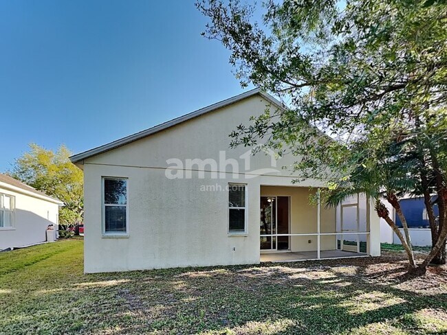 Building Photo - 15238 Searobbin Dr