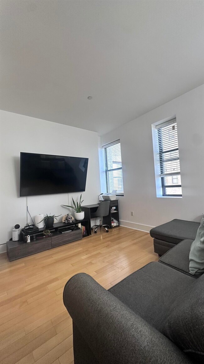 Building Photo - 4 Beacon Way