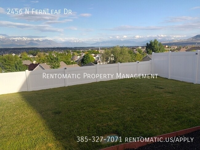 Building Photo - 2456 N Fernleaf Dr