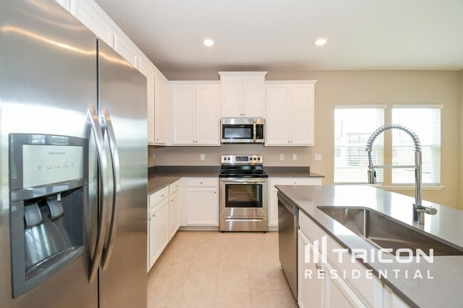 Building Photo - 10274 Pavnes Creek Dr