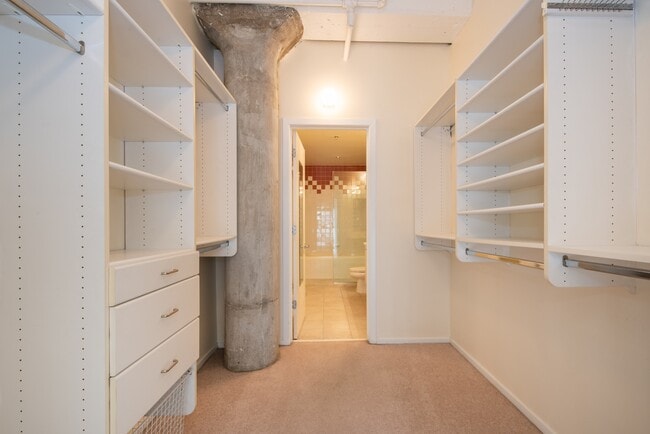 Building Photo - 130 S Canal St