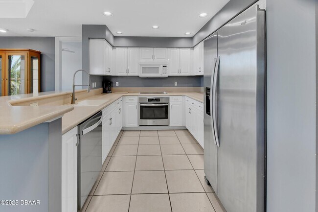 Building Photo - 4623 Rivers Edge Village Ln