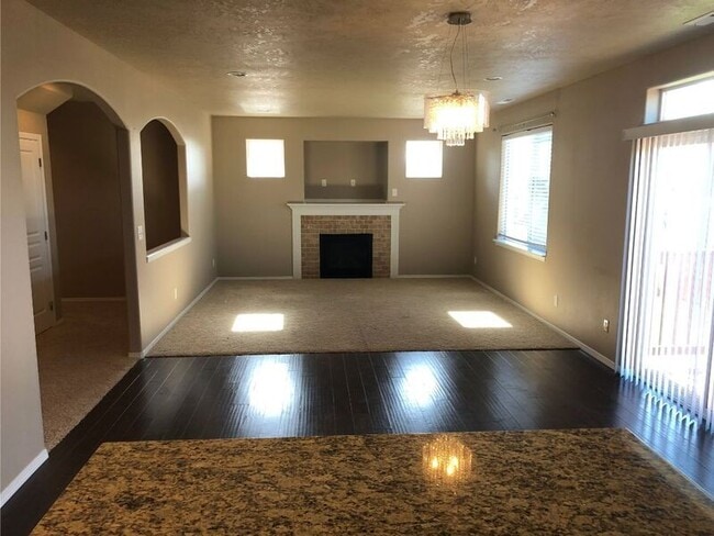 Building Photo - 2350 NW Hazelwood Ave