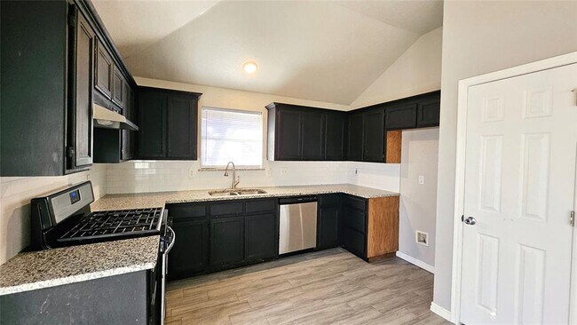 Building Photo - 2137 Harbor Dr