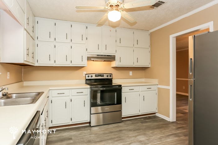 Building Photo - 575 Scarborough Rd