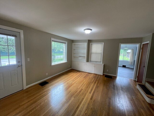 Building Photo - 1310 Wall Rd