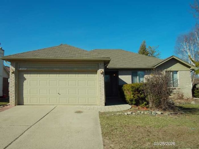 Building Photo - 2081 Newburgh Dr