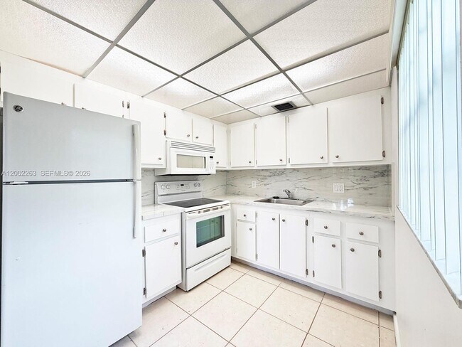 Building Photo - 251 SW 134th Way