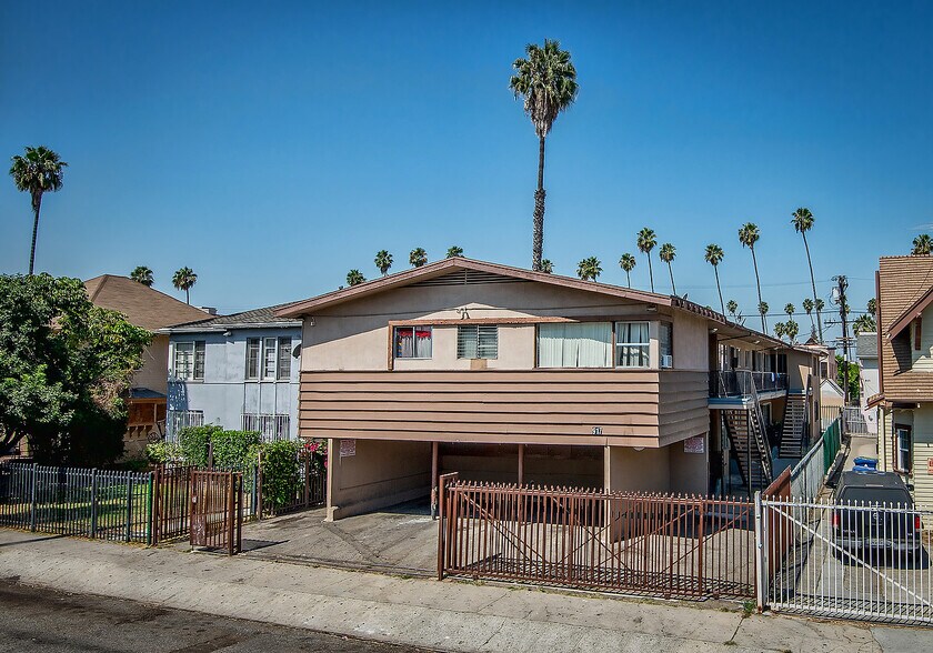 Primary Photo - 917 Fedora St